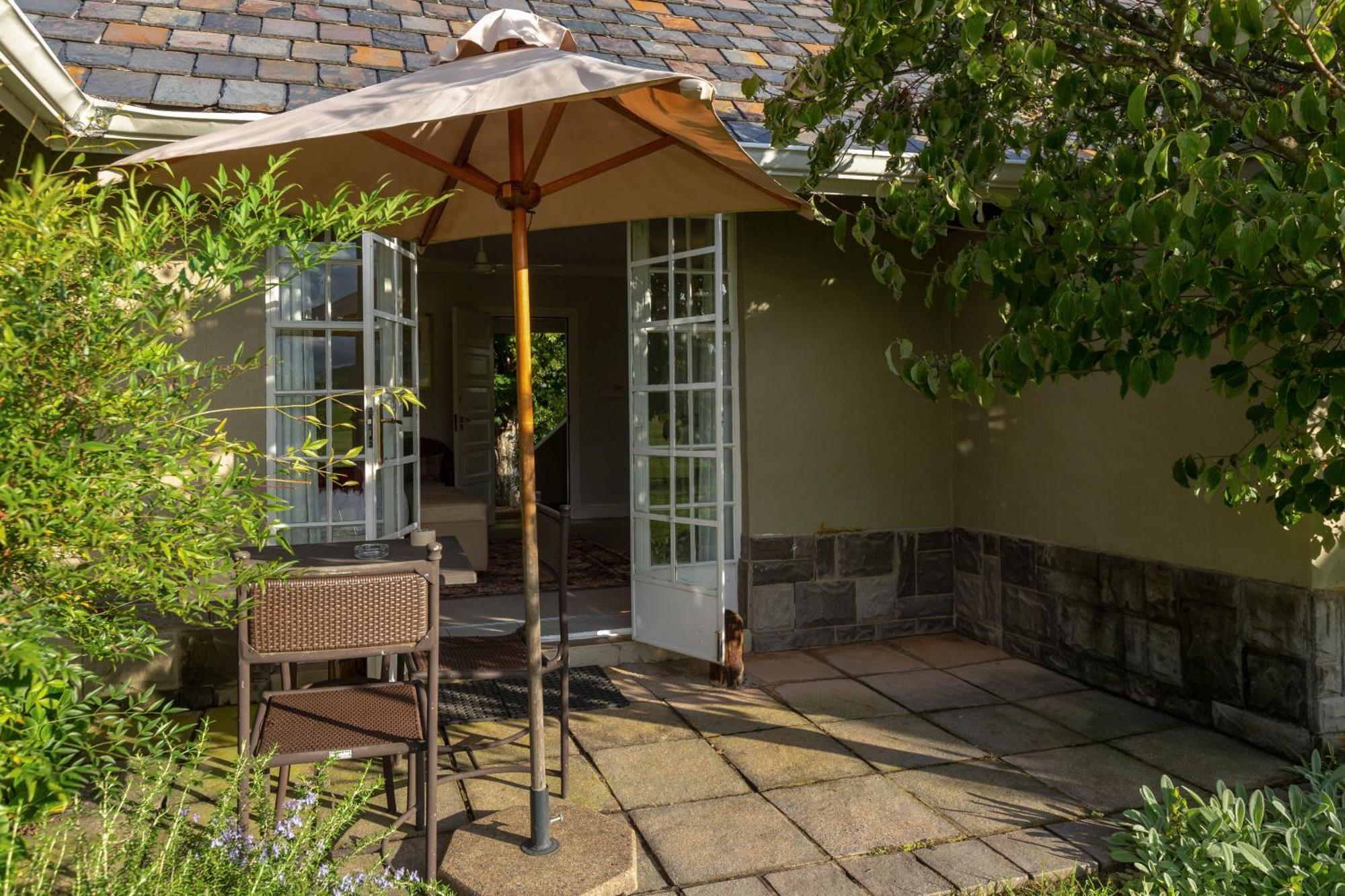 Moorcroft Manor Boutique Country Hotel ヒメヴィル エクステリア 写真