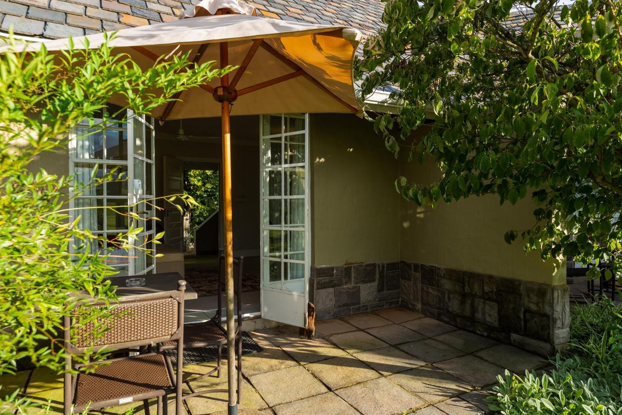 Moorcroft Manor Boutique Country Hotel ヒメヴィル エクステリア 写真